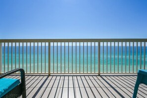 Property grounds - Renovated Beachfront Condo with Sensational Views! (Destin)