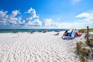 Beach - Townhome Walk to Private Beach, Free Beach Service (Destin)
