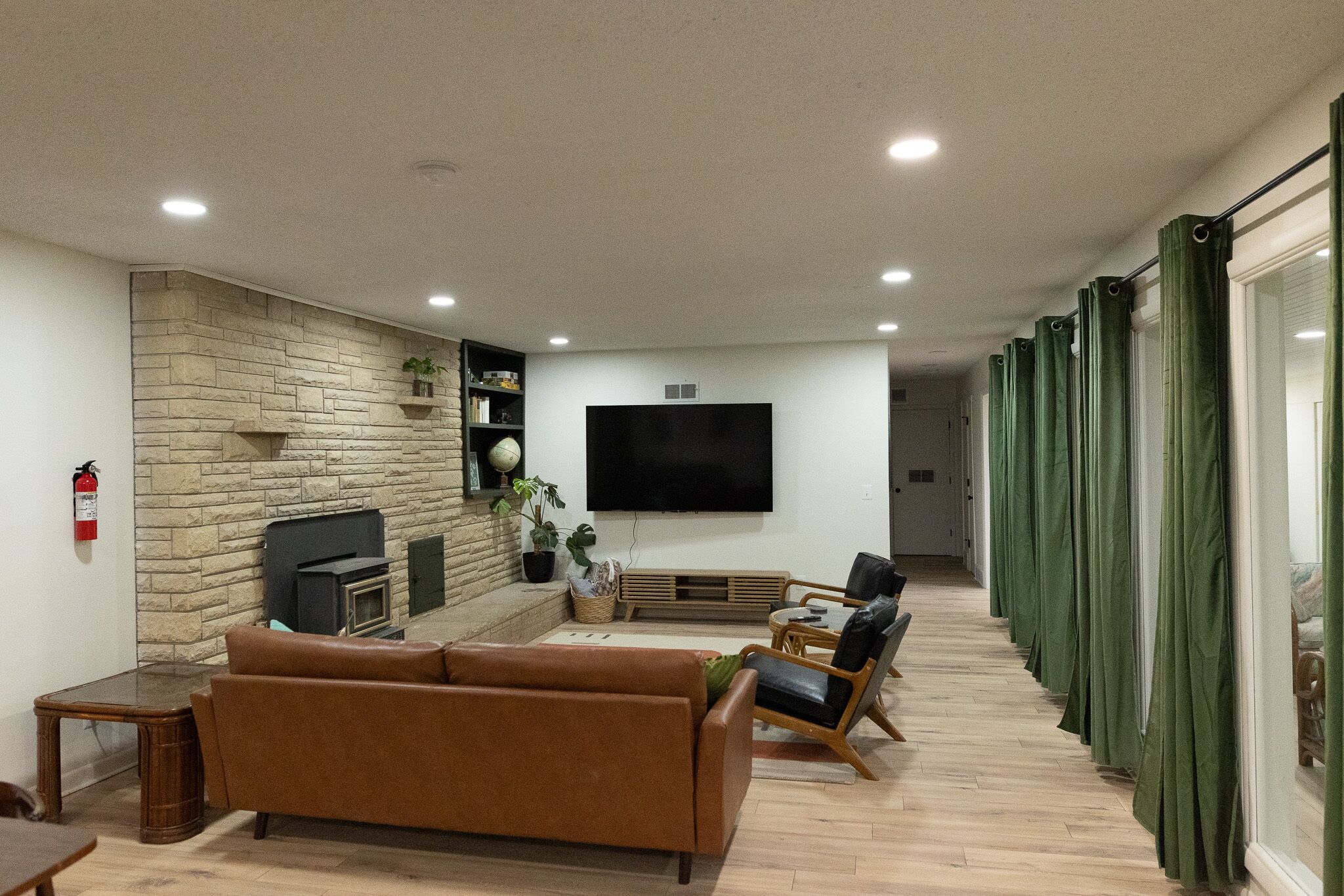 Huge House with a huge yard walking distance to Wichita State University. 