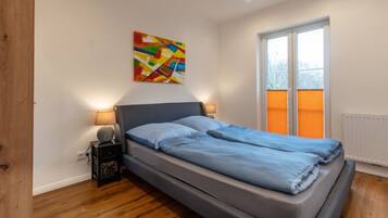 2 bedrooms, iron/ironing board, travel cot, free WiFi