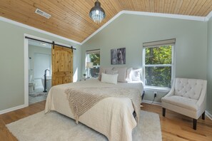 3 bedrooms, free WiFi, bed sheets, wheelchair access - Beautiful Mtn Views, Fire Pit+Grill, Gas Logs, WiFi, Close to Burnsville & AVL! (Burnsville)