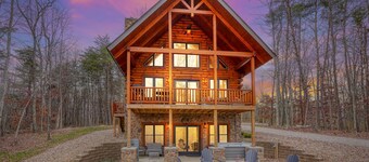 White Tail Ridge: Hot tub, Arcades, Fire pit, + WALK to #1 hike: Old Mans Cave!