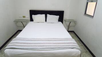 Habitación doble económica | Wifi gratis