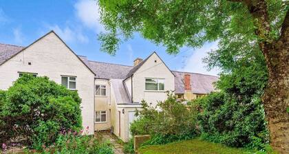 Lovely Cotswolds 1 bed nr town centre yet mins from river and countryside walks