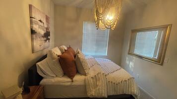 3 Schlafzimmer, Schreibtisch, Bügeleisen/Bügelbrett, Reisekinderbett