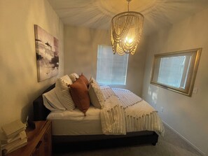 3 bedrooms, desk, iron/ironing board, travel crib