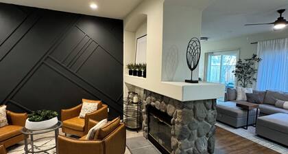 Modern 4b 2bth Roseville Retreat with a spa Near Thunder Valley + The Grounds