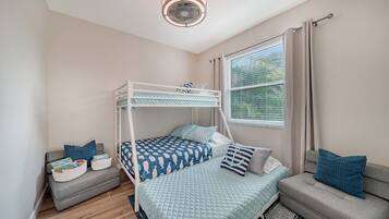 4 bedrooms, desk, iron/ironing board, travel crib