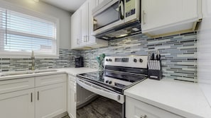 Fridge, microwave, oven, stovetop - Dune It Right! Steps to gated beach~pool~water park (Destin)
