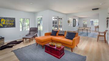 Älytelevisio, pöytäjalkapallopöytä, pöytätennispöytä