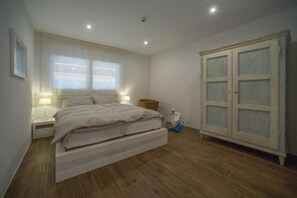2 bedrooms, in-room safe, iron/ironing board, travel crib - Chestnut apartment surrounded by greenery (Bellinzona)