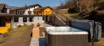 Loft Scarpa surrounded by greenery