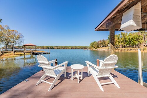 Ultimate Lakefront House, Private Boat Ramp, Dock, Game Room, Fenced in, Dogs ok