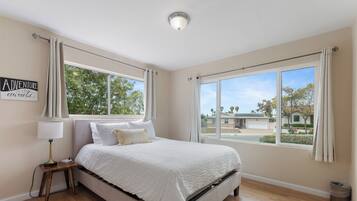 3 bedrooms, desk, iron/ironing board, travel crib