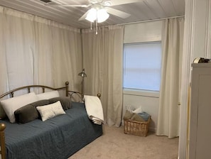 2 habitaciones, tabla de planchar con plancha y wifi gratis 