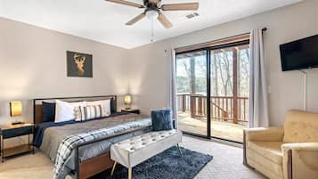 2 bedrooms, desk, iron/ironing board, free WiFi