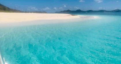 Cruzan Delight 1 Queen bed efficiency Cottage perfect for 2 lovebirds