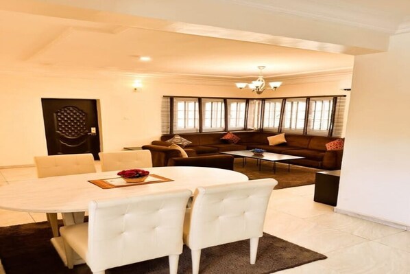 Dining - Tastefully Furnished Three Bedroom at Gariki Abuja (Abuja)