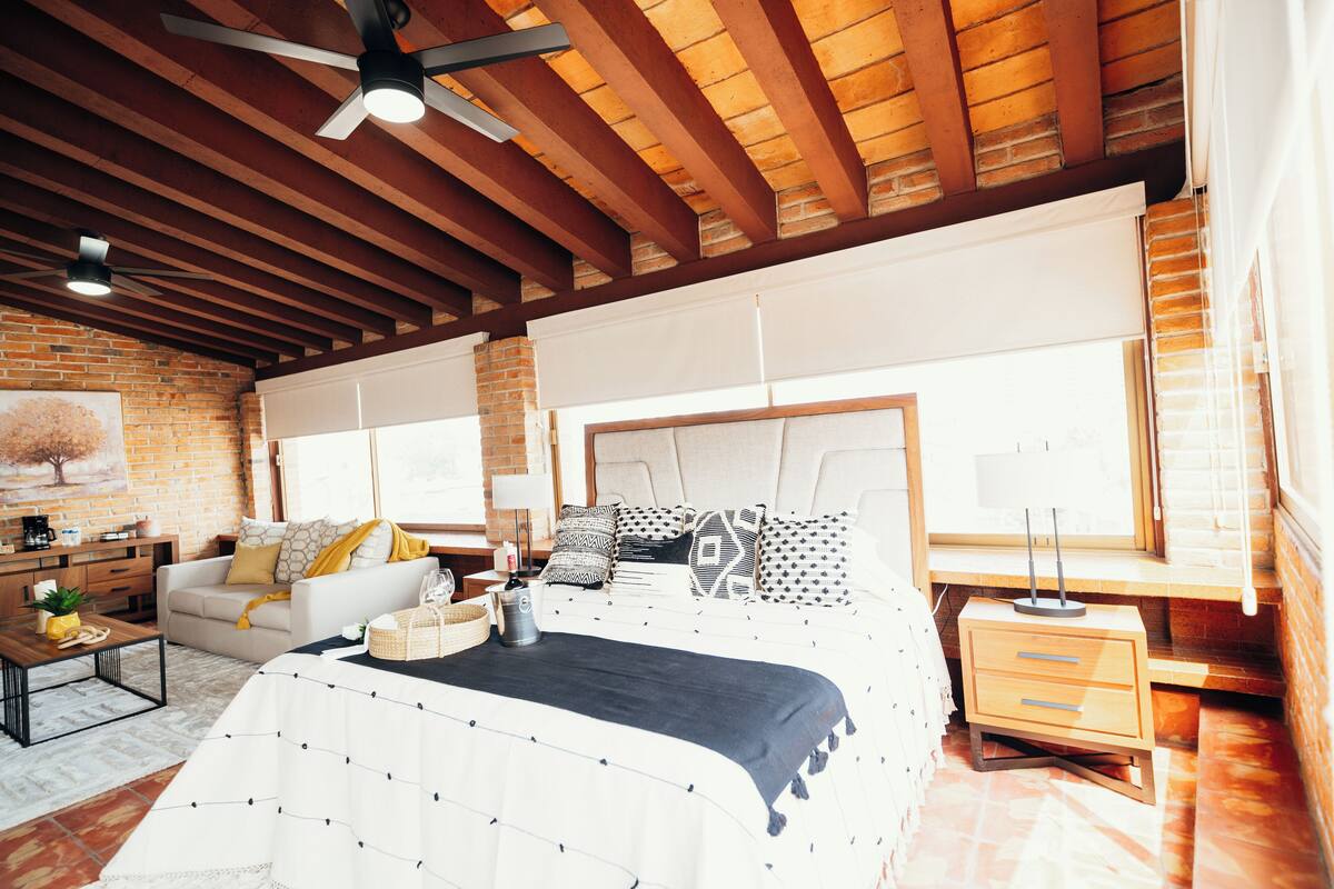 Premium Loft, 2 Bedrooms, Non Smoking, Mountain View | Premium bedding, down comforters, desk, laptop workspace