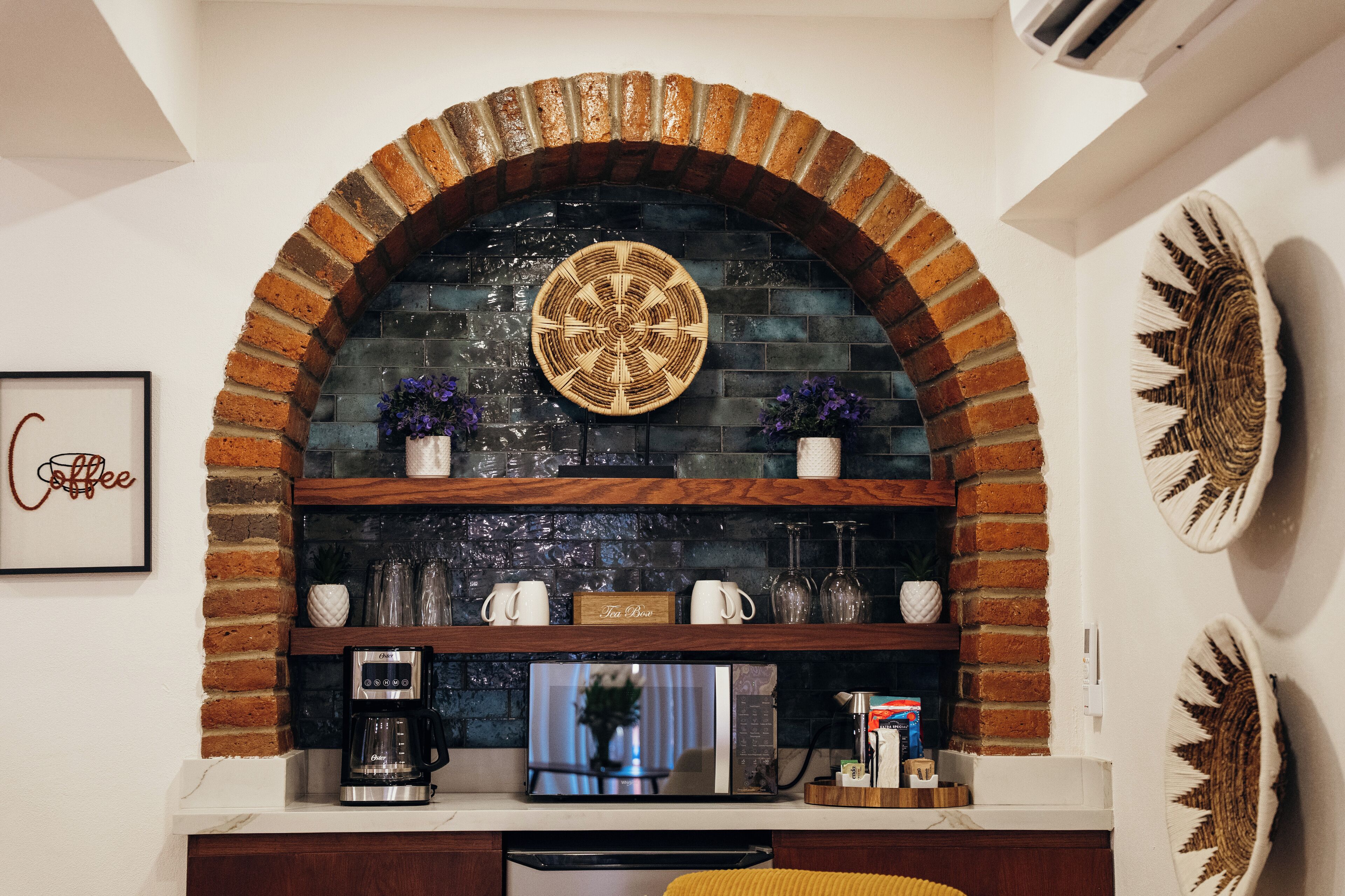 Deluxe Studio Suite | Coffee and/or coffee maker