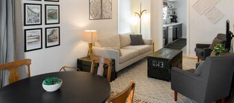 Downtown & Campus Wifi with Netflix 2Br 1Ba