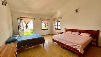 4 bedrooms, free WiFi, bed sheets