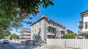 Unclassified image, 3 of 11, button - Pescara SeaView Apartment with Private Parking! (Pescara)
