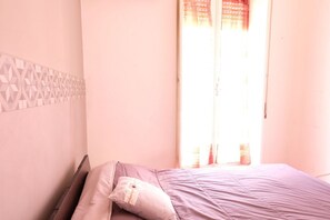 1 bedroom, iron/ironing board, internet, bed sheets