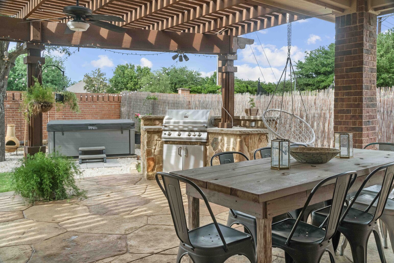 Little Elm Paradise Home with Cinema, Hot Tub and Games.