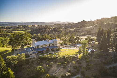Live like a vintner in the heart of California Wine Country