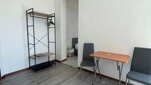 Superior Studio Suite | Living area | 40-inch flat-screen TV with digital channels - Guest house Bosco (Palermo)