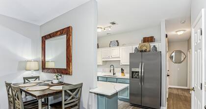 Pensacola Farmhouse Bungalow