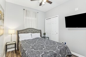 3 bedrooms, iron/ironing board, WiFi, bed sheets