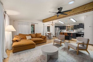 صورة غير مصنفة، 2 من 39، زرّ