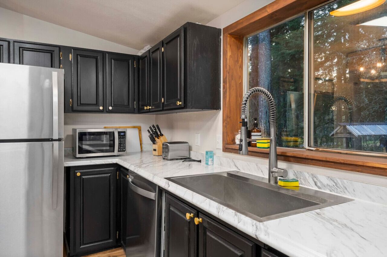 冰箱、微波炉、烤箱、炉灶