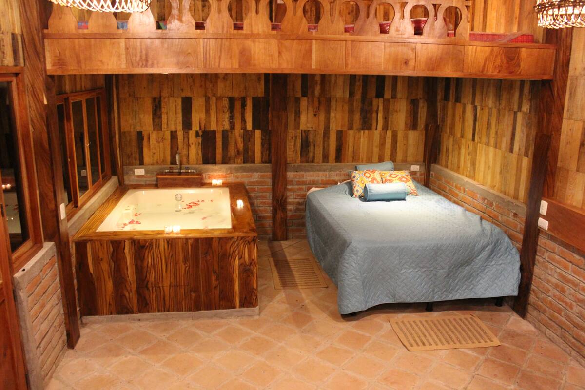 Romantic Cabin, 1 Double Bed | Bed sheets