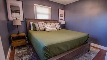 3 bedrooms, desk, iron/ironing board, free WiFi