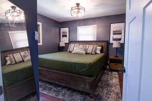 3 bedrooms, desk, iron/ironing board, free WiFi