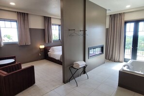 Iron/ironing board, WiFi