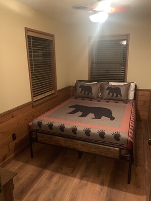 Standard Cabin | 3 bedrooms, iron/ironing board, free WiFi, bed sheets - Woodwose Cabin - Adventures Now (Benton)