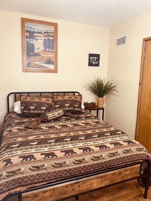 スタンダード キャビン | 3 室のベッドルーム、アイロン / アイロン台、WiFi (無料)、ベッドシーツ