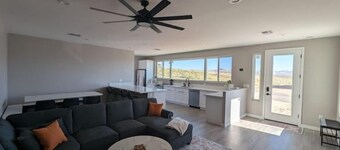 Desert Lakehouse Getaway