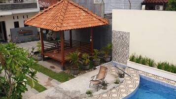 Kolam renang outdoor