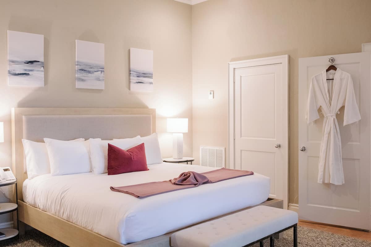 1 bilik tidur, peralatan tempat tidur premium, gebar bulu kapas