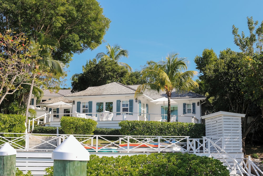 Rock House Hotel and Restaurant by null