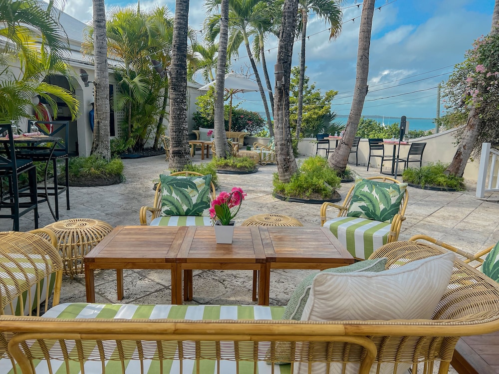 Rock House Hotel and Restaurant by null