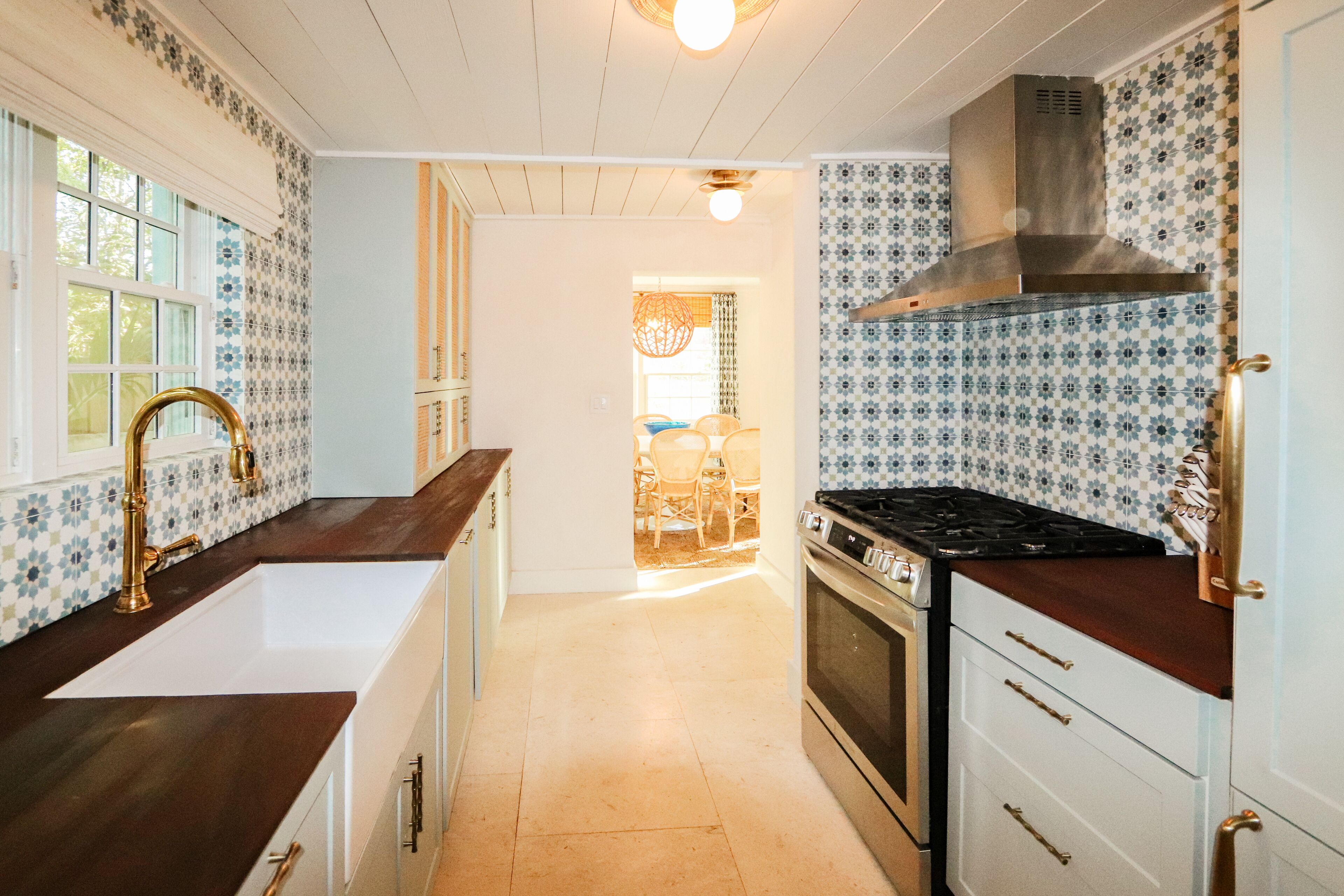 luxury villa | private kitchen | coffee/tea maker, high chair