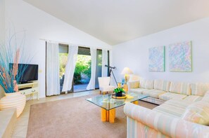 TV, fireplace - Perfect For Families! Great Reviews -Pool, Hot Tub (Palm Springs)