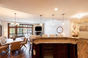 Interior - Luxury Resort Living, Private Hot tub with 2 Master BD (Park City)