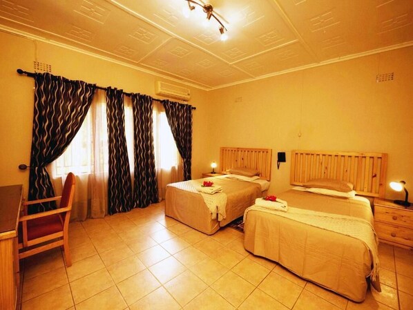 4 bedrooms, iron/ironing board, WiFi, bed sheets